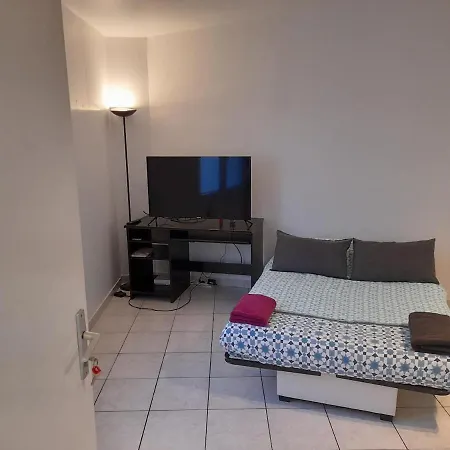 Apartamento Rouge A 5 Minutes De La Cathedrale Et Neoma