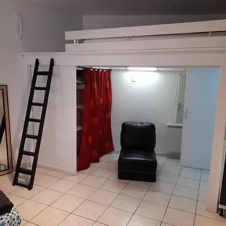 Appartamento Rouge à 5 Minutes De La Cathédrale Et Néoma