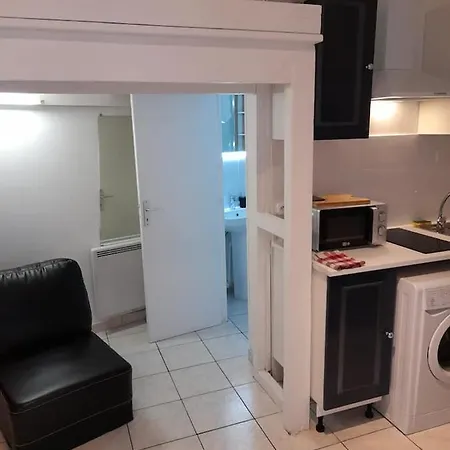 Appartement Rouge A 5 Minutes De La Cathedrale Et Neoma *